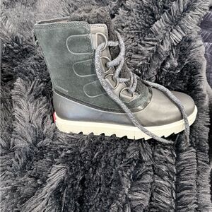 Sorel Black Winter Boots size 8 $75 (new in box)